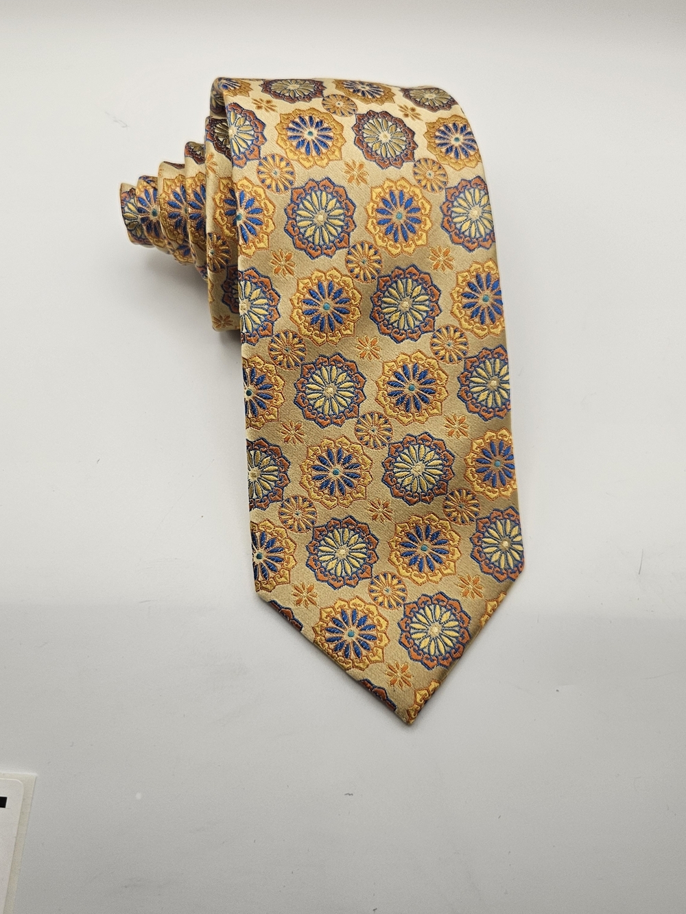 Gold Medallion Pattern Men's Tie - Classic Floral Motif #4154